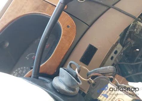 1998 Ford E-150 Recreational z USA, uszkodzony, nr VIN 1FDRE1467WHB64526